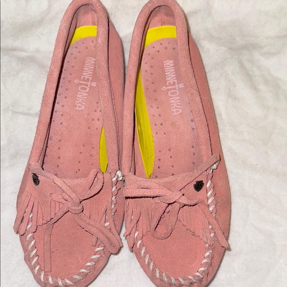 Minnetonka Women's Pink Moccasins
